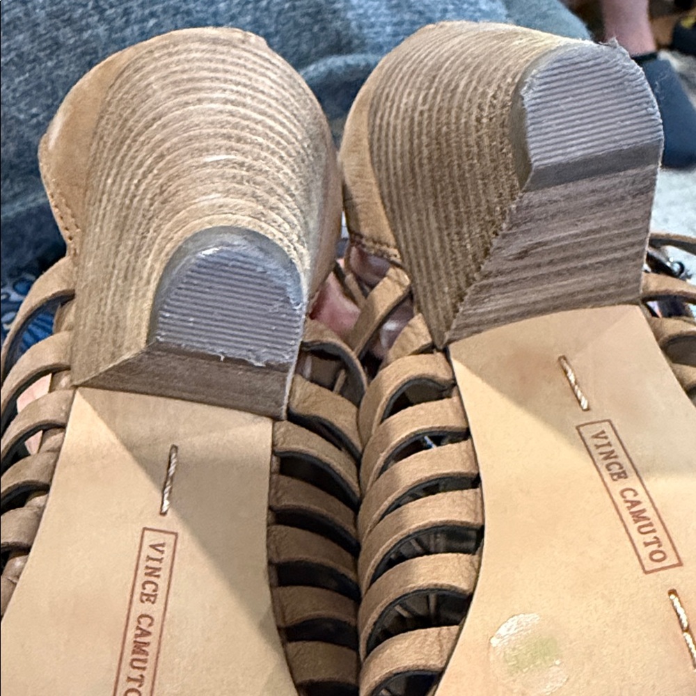 Women's Vince Camuto Tan Brown Strappy Gladiator Sandals Heeled EUC Size 6 - Picture 5 of 9